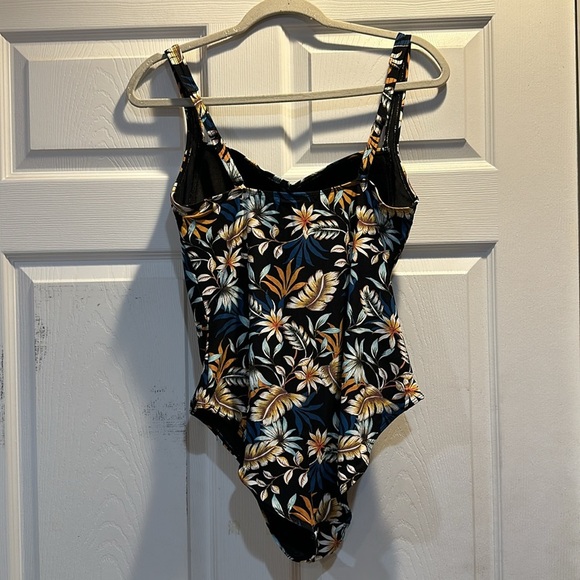 NipTuck Swim Louise Dukes Paradise Ruched One-Piece Swimsuit 10 - Picture 7 of 11